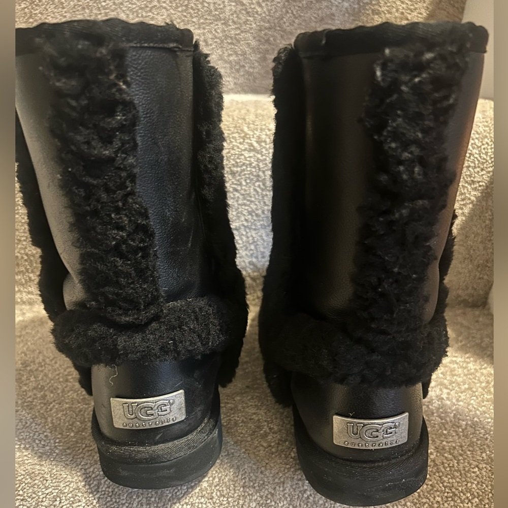 Black Shearling Ugg Lined Boots - image 3